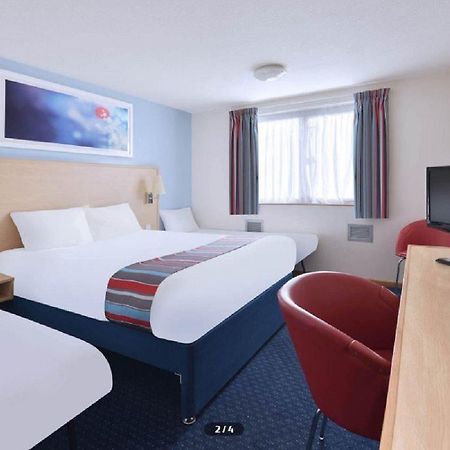 Travelodge Aberdeen Airport Extérieur photo