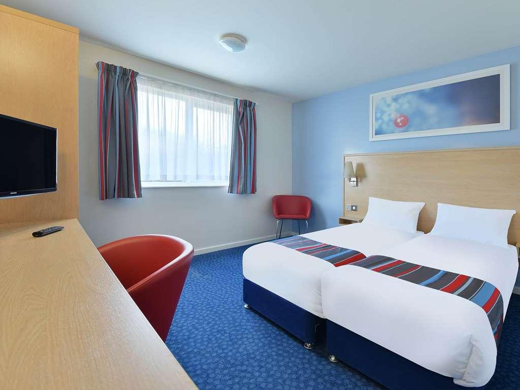 Travelodge Aberdeen Airport Chambre photo