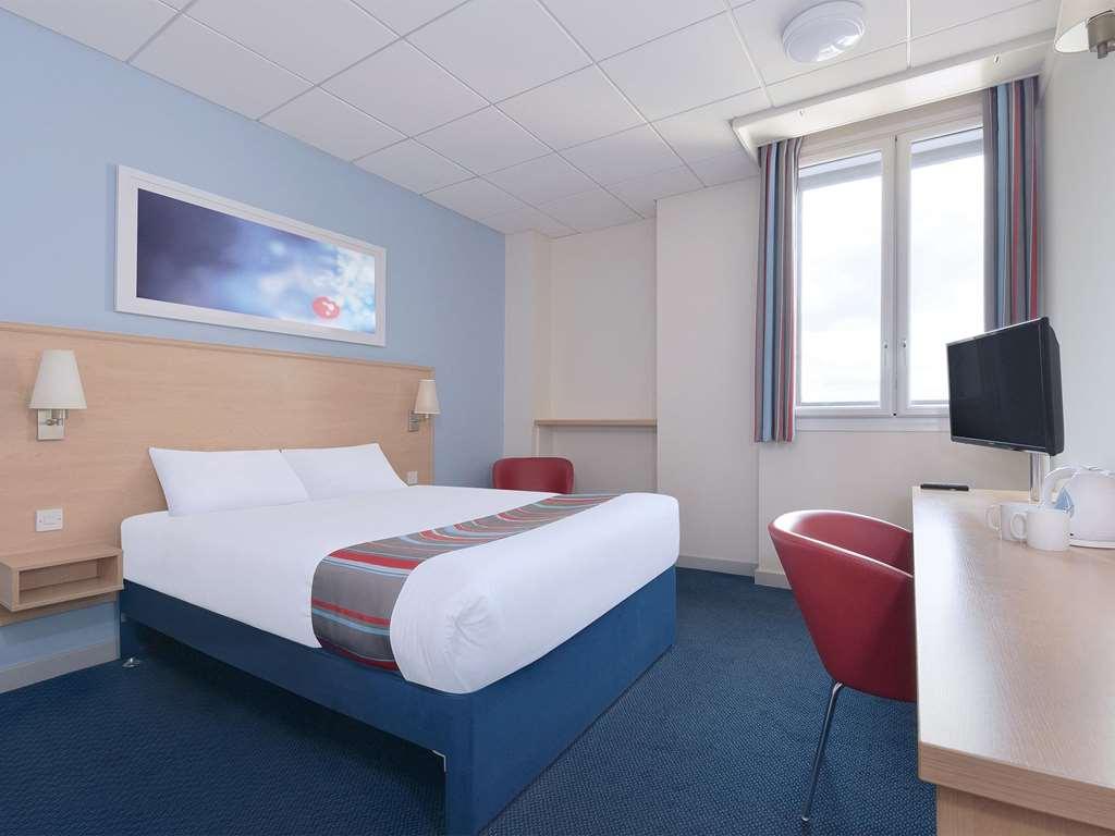 Travelodge Aberdeen Airport Chambre photo